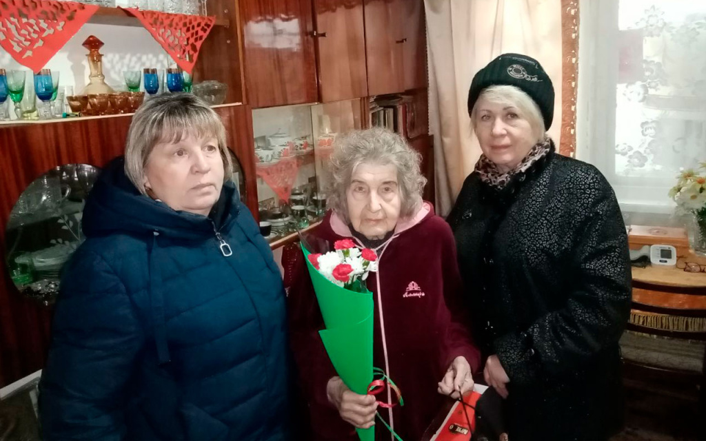 Поздравлнеие-ветеранов-1.jpg