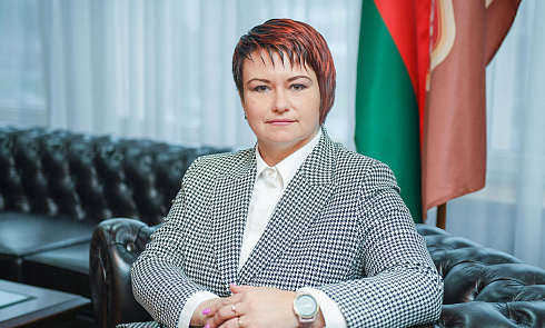 Поздравляю с Днем Октябрьской революции