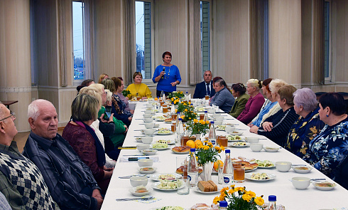 Чествование юбиляров, которые трудились на кондитерской фабрике «Спартак».