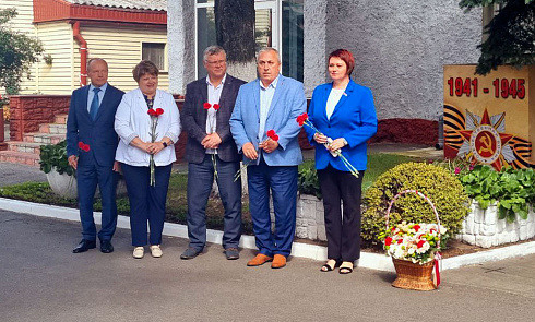 Церемония возложения цветов, посвященная Дню Независимости Республики Беларусь