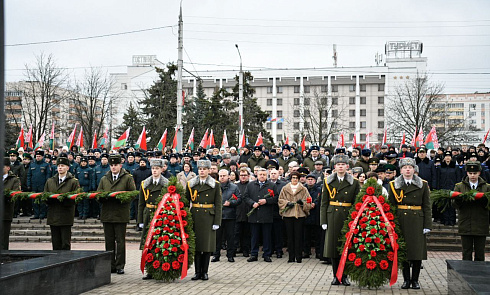 Торжественный митинг на Аллее Герое
