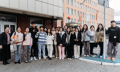 Китайские студенты посетили кондитерскую фабрику «Спартак»