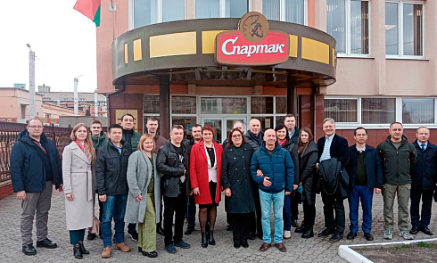 СП ААТ «Спартак» наведала дэлегацыя ваенных аташэ