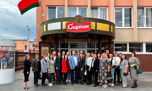 Сегодня на базе СП ОАО “СПАРТАК” прошел выездной семинар для заместителей руководителей по идеологической работе предприятий города и области на тему “Организация идеологической работы в трудовых коллективах”.