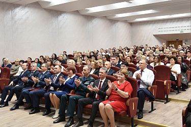 С профессиональным праздником!