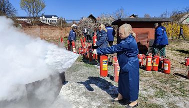 Слаженность и практика: на кондитерской фабрике успешно отработали тушение пожаров и спасение сотрудников!